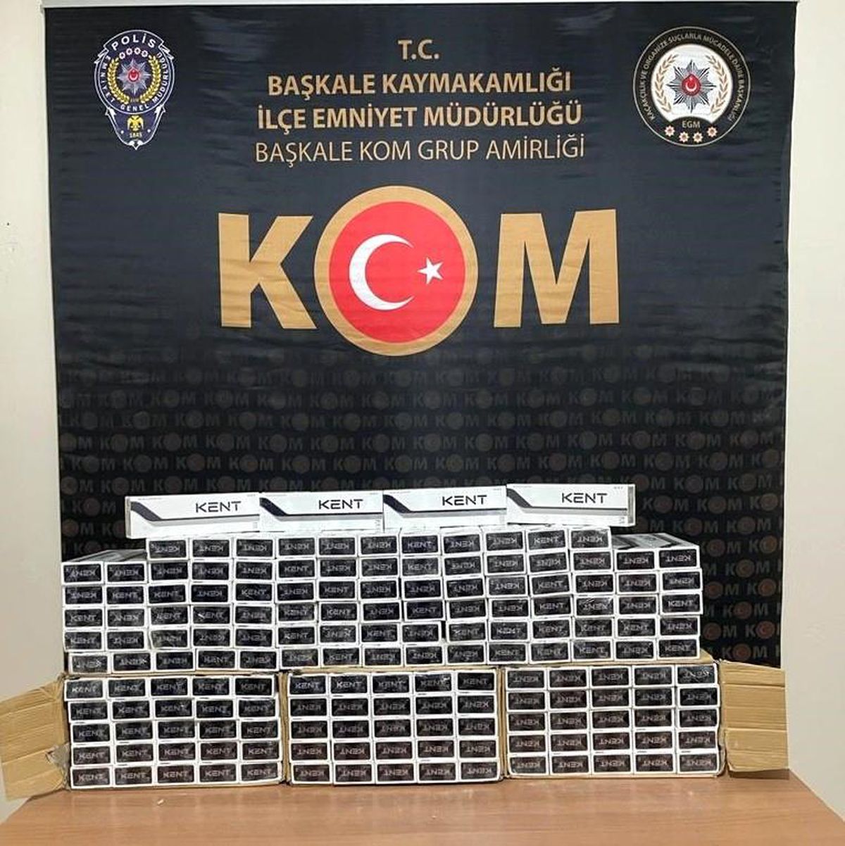 Başkale\'de 2 bin 400 paket kaçak sigara ele geçirildi
