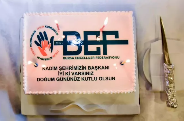 Başkan Aktaş'a doğum günü sürprizi