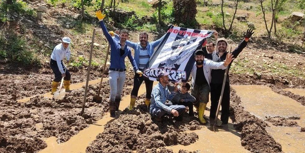 Çeltik tarlasından Beşiktaş\'a destek