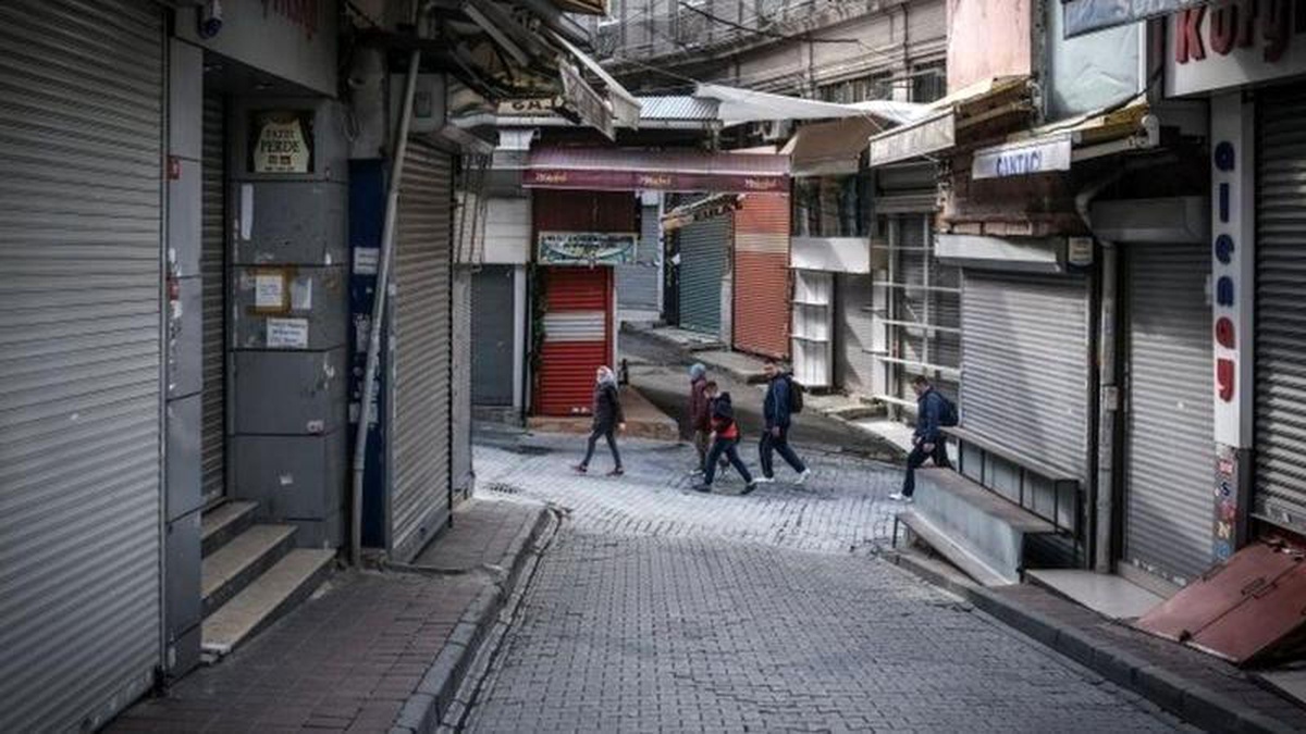 Covid: Tam kapanma tedbirleri salgınla mücadelede ne kadar etkili oldu?