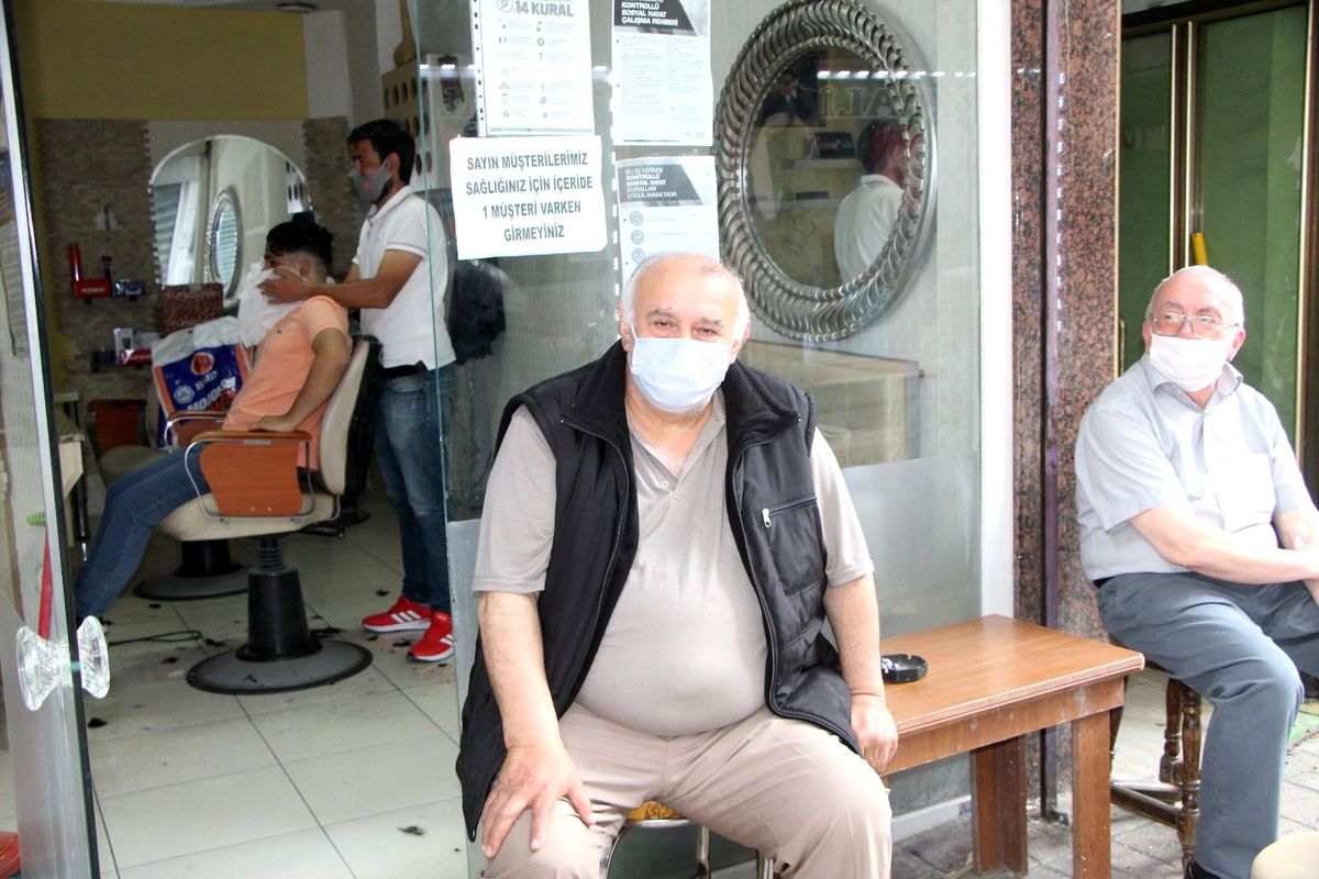Devrek\'te berber ve çay ocakları hizmet vermeye başladı