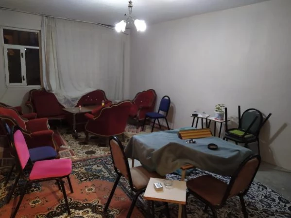 Diyarbakır'da kumar oynatılan eve baskın