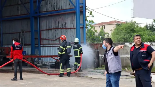 Çelik konstrüksiyon fabrikasında yangın paniği