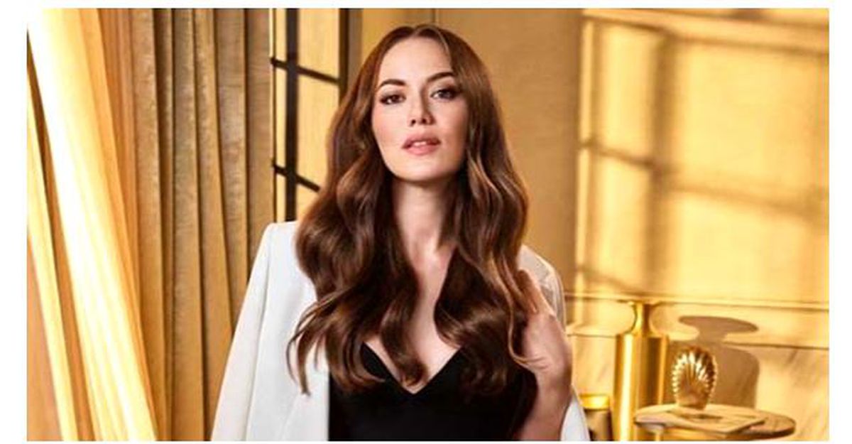 Fahriye Evcen bayram günü öyle bir poz verdi ki...