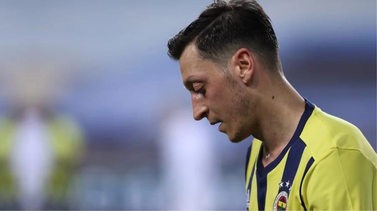 Fenerbahçe\'de Mesut Özil depremi! Sakatlığını bahane edip, Kayseri deplasmanına gitmek istememiş