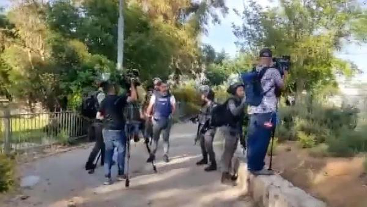 Son dakika haber! İsrail polisinden haber takibi yapan gazetecilere saldırı