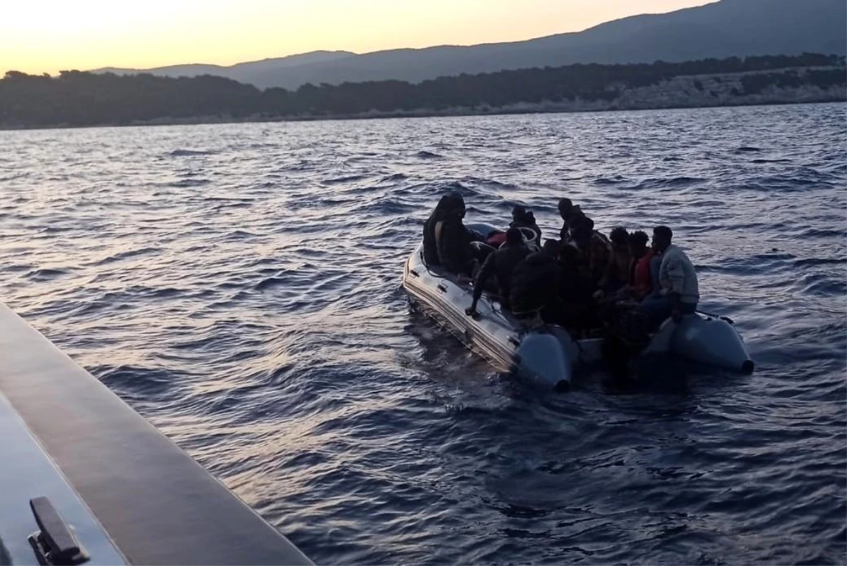 İzmir\'de 71 düzensiz göçmen kurtarıldı