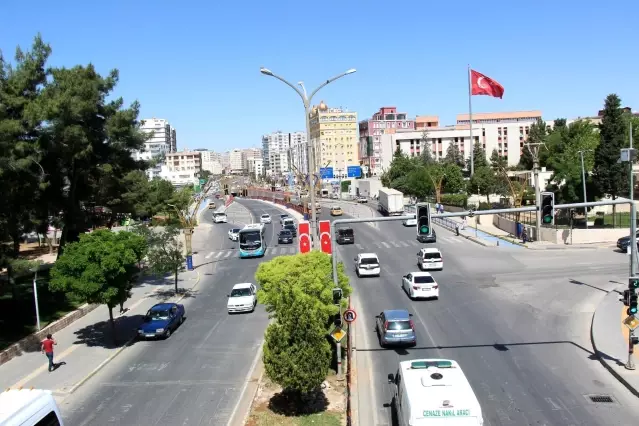 Mardin'de tam kapanma sessizliği sona erdi, cadde ve sokaklarda hareketlilik başladı