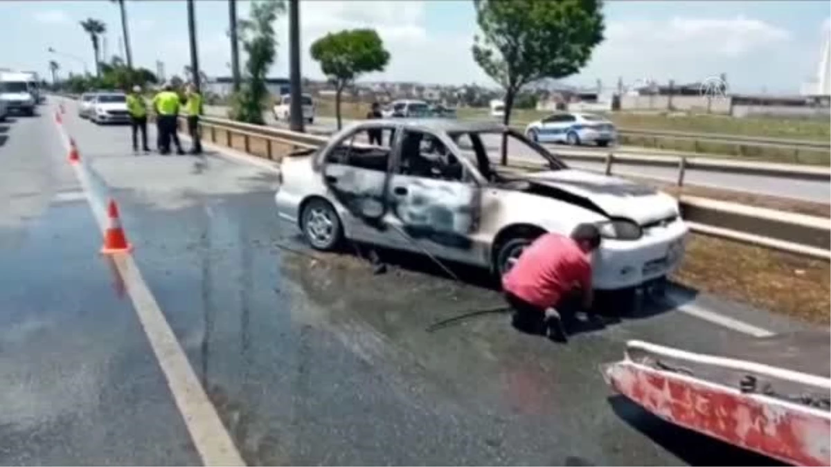 Refüje çarparak yanan otomobilin sürücüsü ağır yaralandı