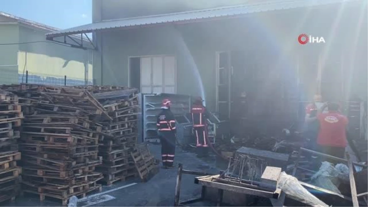 Sakarya\'da fabrikanın depo kısmında yangın