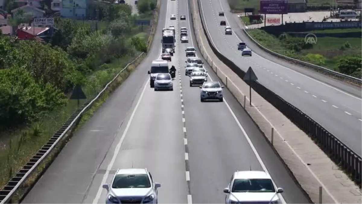 Tekirdağ-İstanbul yolunda trafik yoğunluğu yaşanıyor