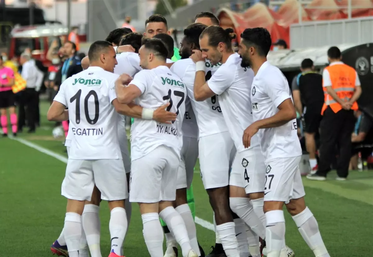 TFF 1. Lig Play-Off: Altay: 3 İstanbulspor: 1 (İlk Yarı)