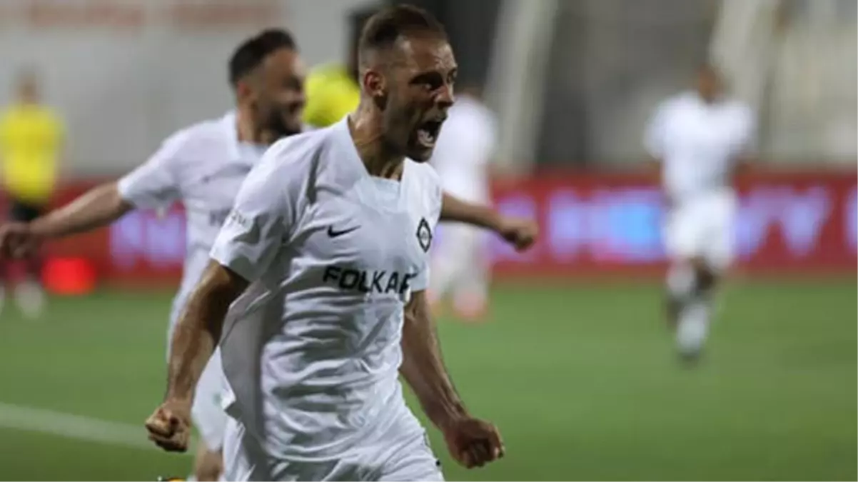 TFF 1. Lig Play-Off ilk maçında Altay, sahasında İstanbulspor\'u 3-2 mağlup etti