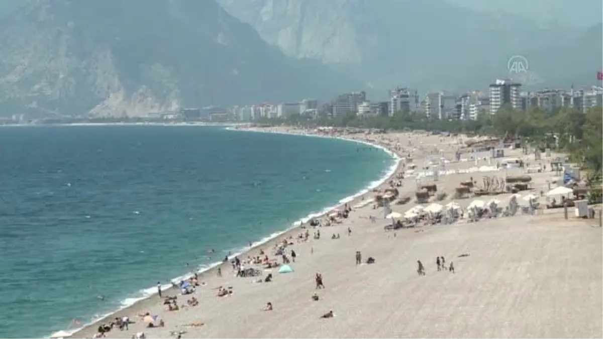 Turizm merkezlerinde kademeli normalleşme ile sahiller hareketlendi