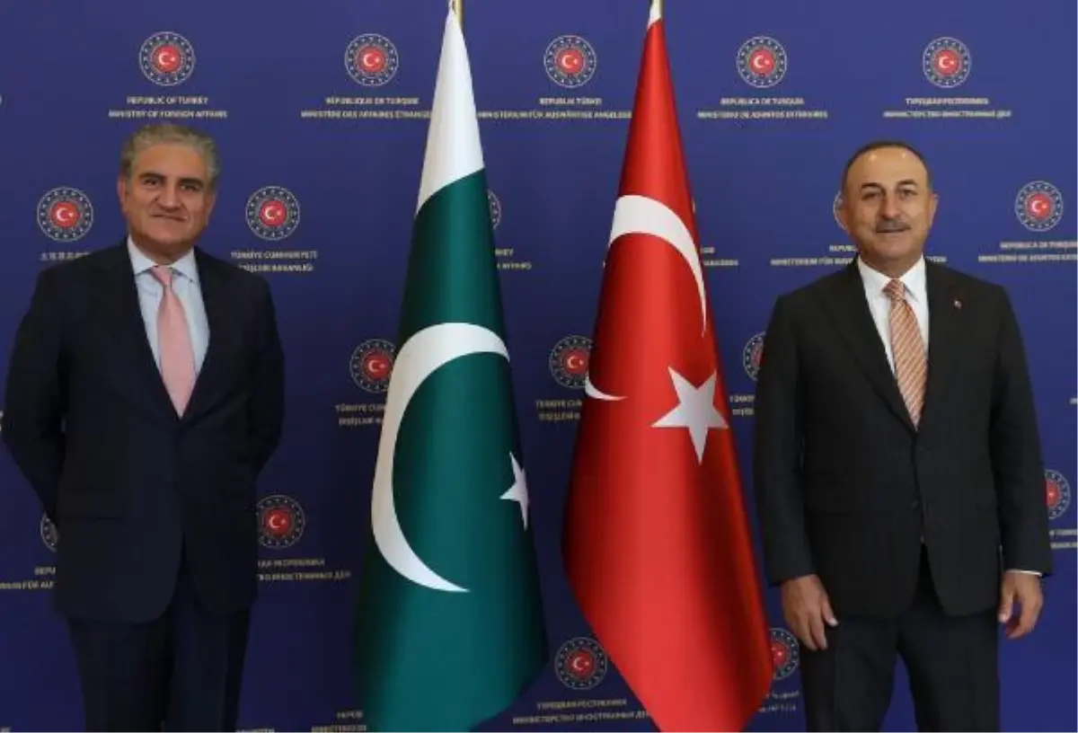 Bakan Çavuşoğlu, Pakistanlı mevkidaşı Kureyşi ile görüştü