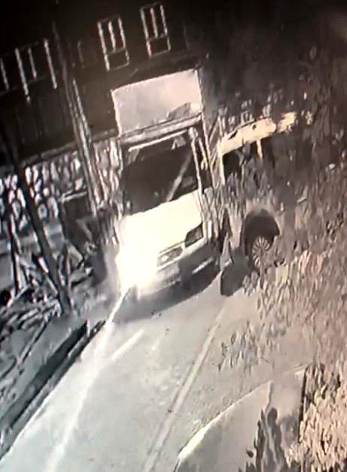 Çaldıkları 10 bin liralık demiri sattıktan sonra yakalandılar