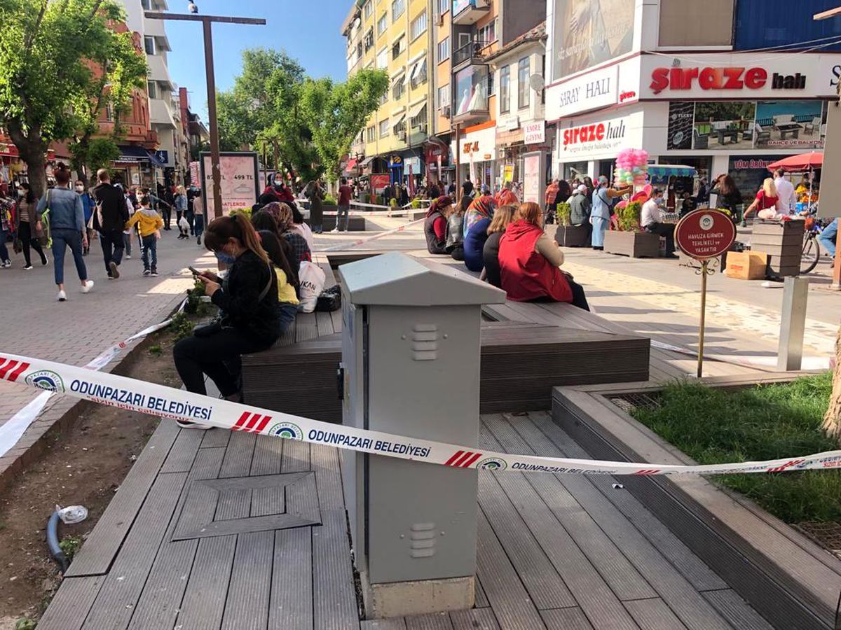 Çekilen şeritler vatandaşı durduramadı