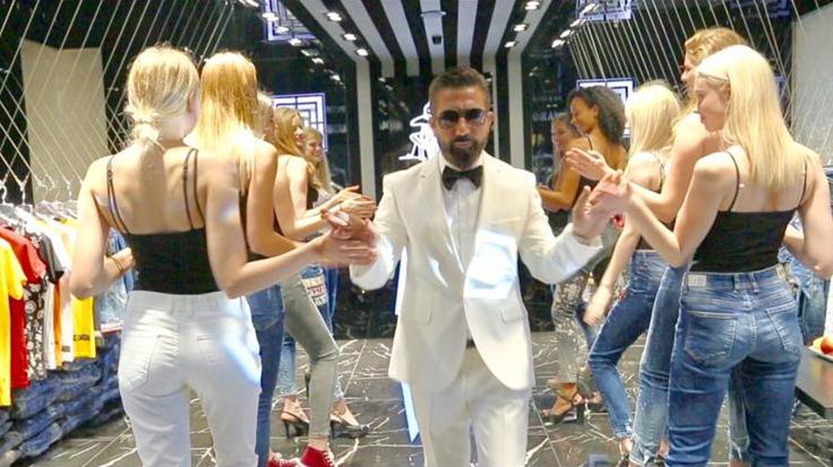 Denim Jean Tasarımlarıyla Dünyaya Açılan İsim Murat Şevli
