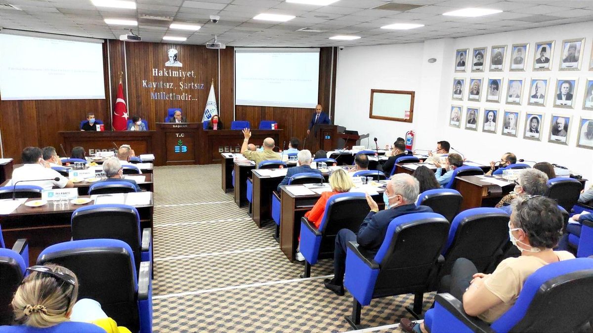 Edremit Belediye Meclisi\'nde İsrail\'i lanetlediler