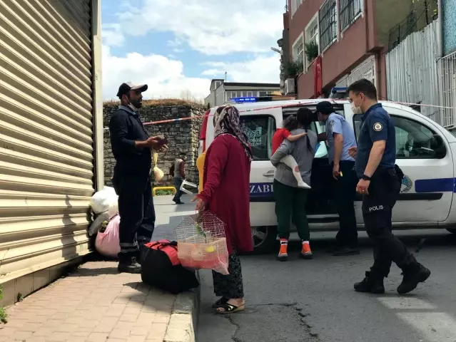 Fatih'te çökme riski olan 50 yıllık bina boşaltıldı