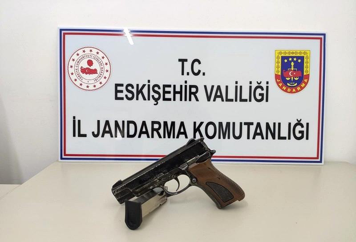 Havaya rastgele ateş açan şüpheli suçüstü yakalandı