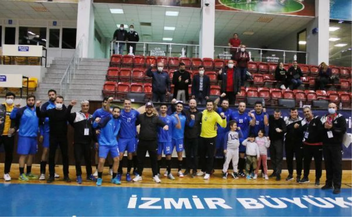 İzmir BŞB hentbolda çifte final peşinde
