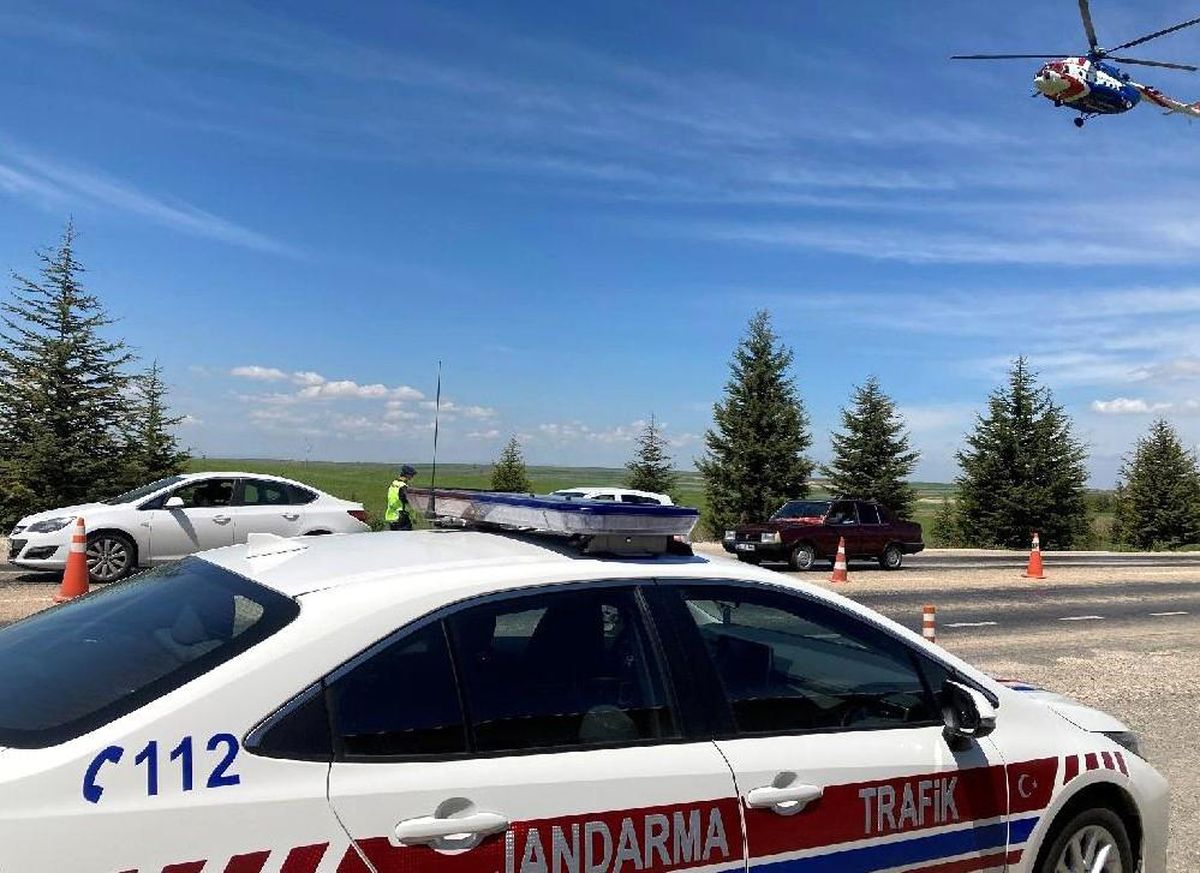 Jandarmanın helikopter destekli trafik denetimi