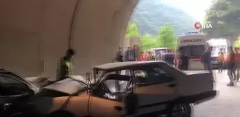 Kazada yaralanan annesinin sedyede kucağından inmedi