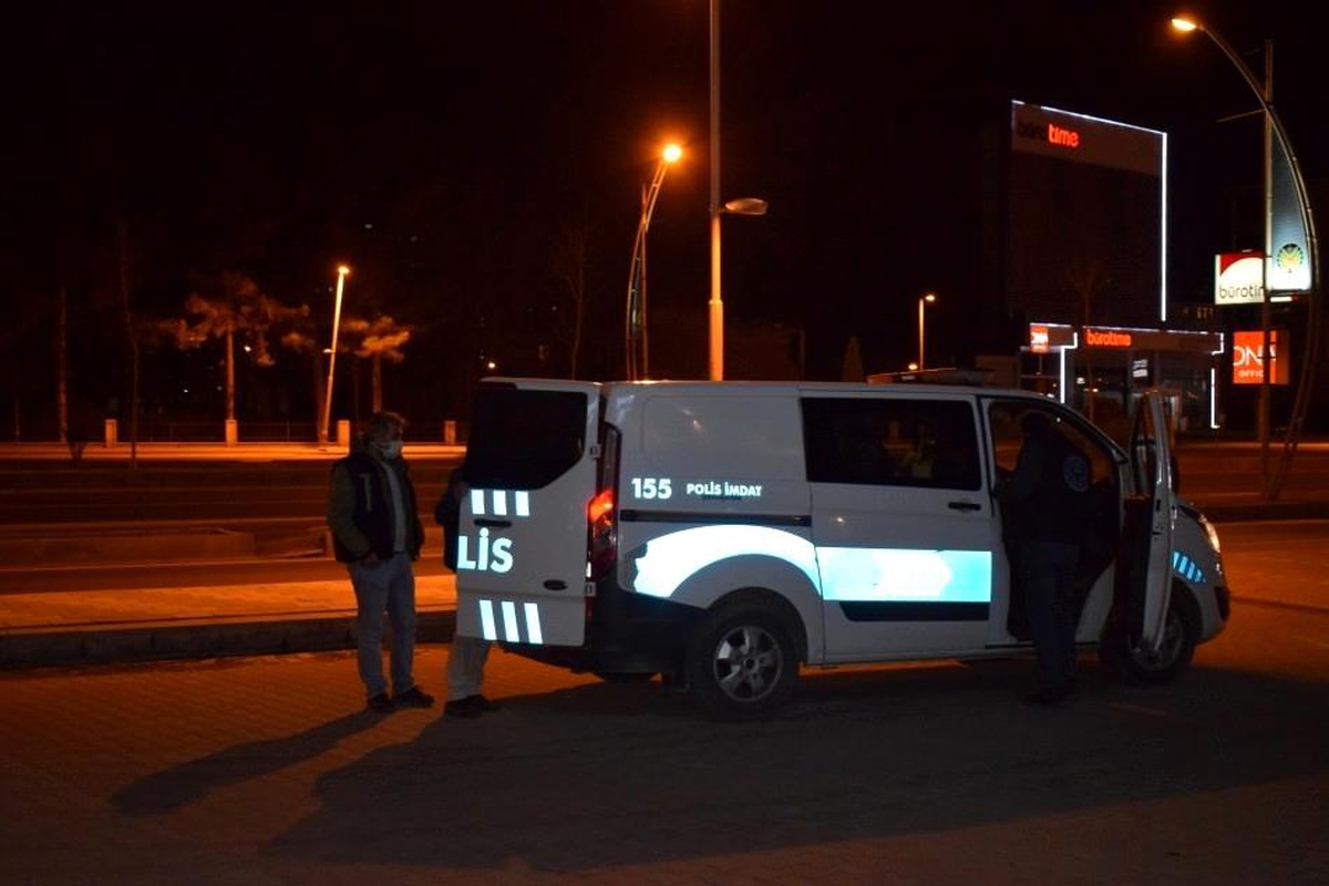 Son dakika haberleri! Komşular arasındaki sözlü tartışma silahlı kavgaya dönüştü: 2 yaralı