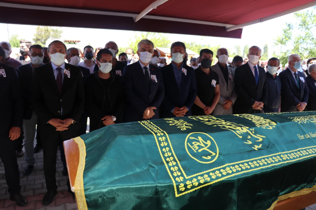 Son dakika haber | Kovid-19\'dan yaşamını yitiren Mollaköy Belediye Başkanı Şengül\'ün cenazesi toprağa verildi
