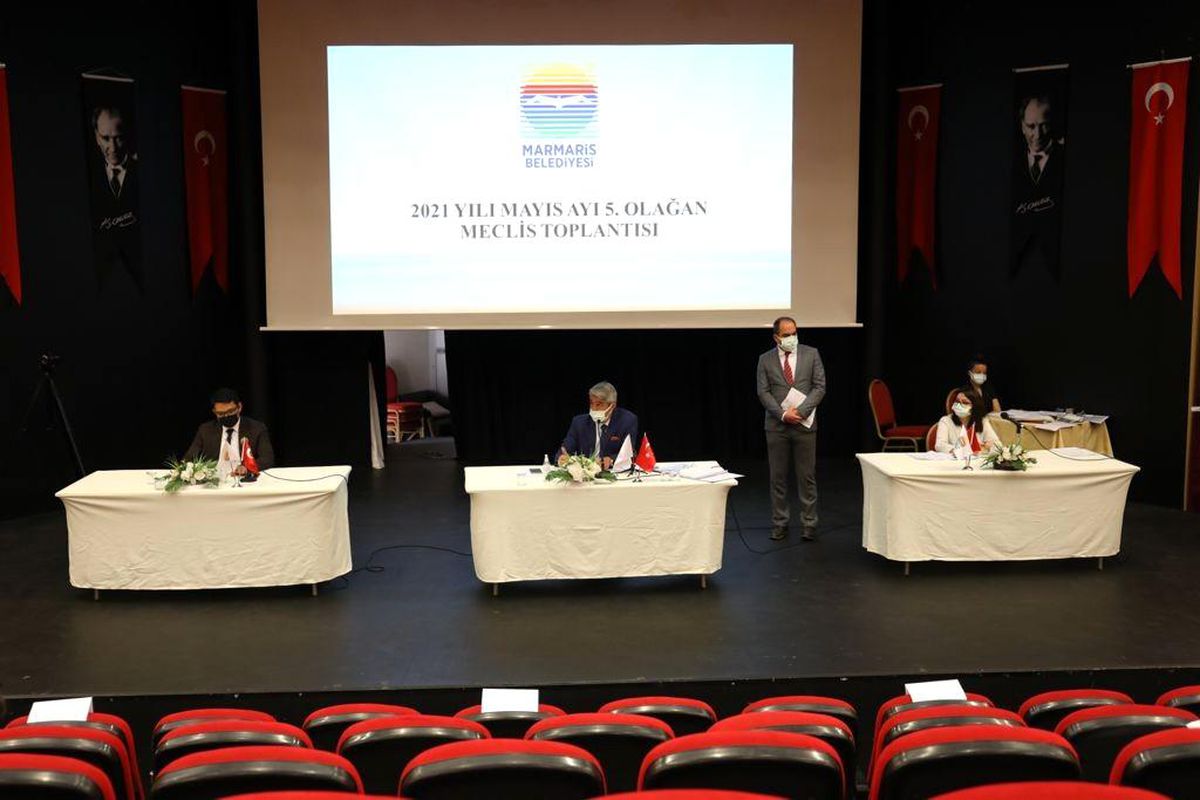 Marmaris Belediyesi esnafın yanında