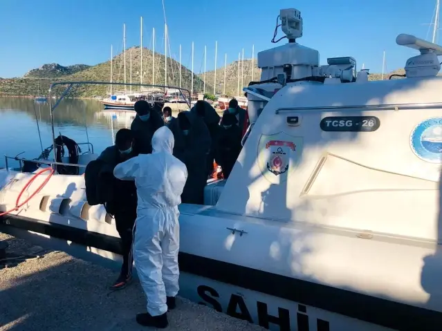 Son dakika gündem: Ölüme terk edilen 11 düzensiz göçmen kurtarıldı