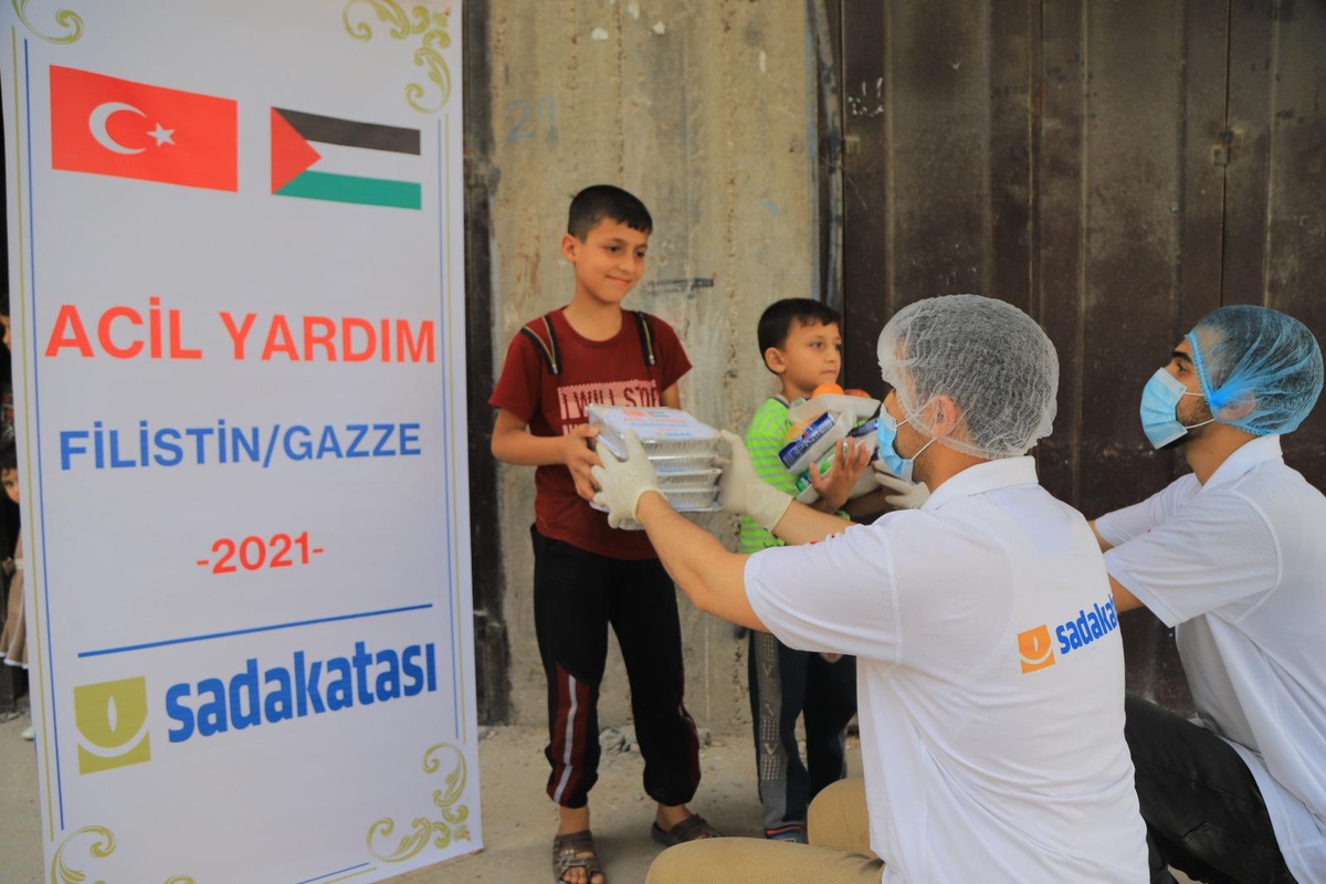 Sadakataşı Derneği\'nden Filistinlilere 1 milyon liralık yardım
