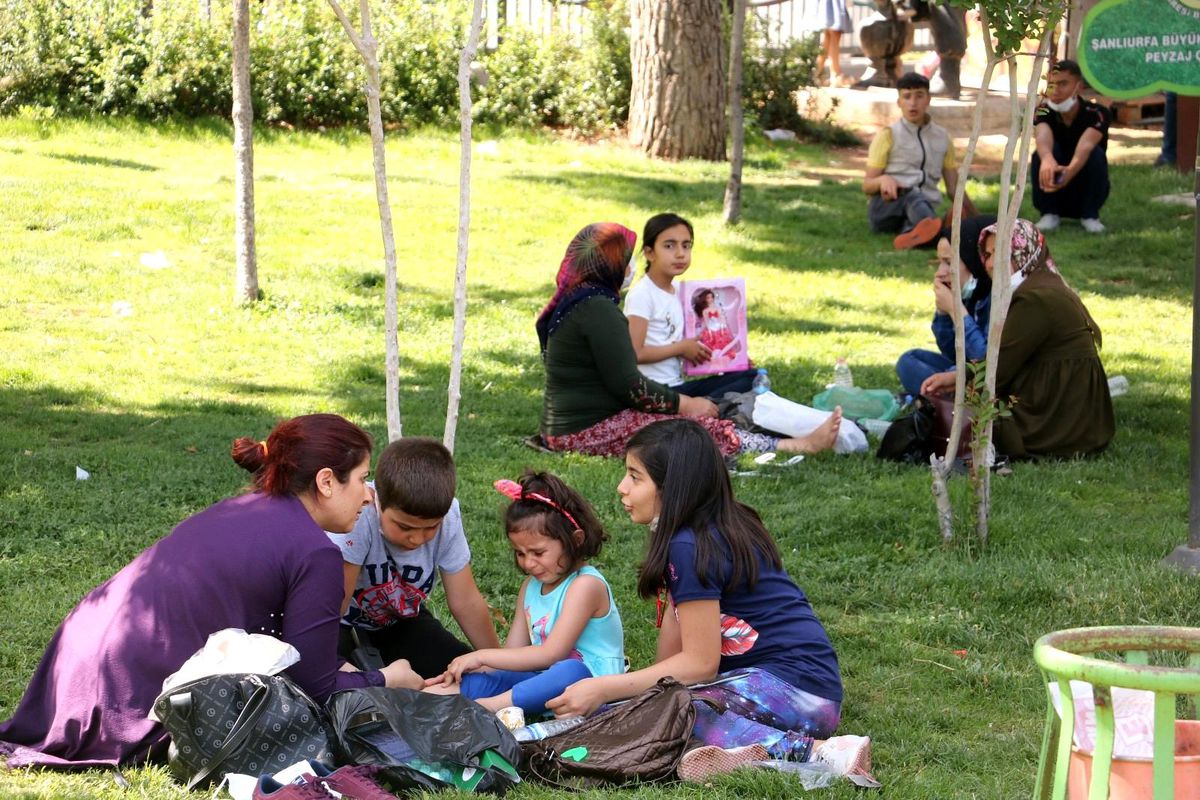 Şanlıurfa\'da sıcak hava bunalttı