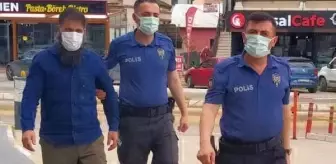 Sattığı evi yaktı