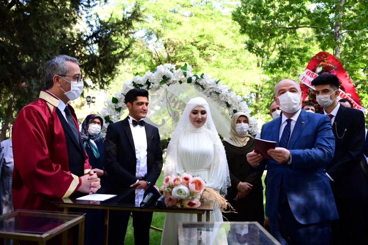 Son dakika haberleri | Kahramanmaraşlı şehit kızının nikahı için tüm kent protokolü seferber oldu