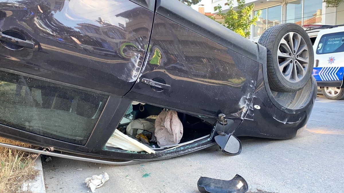 Takla atan otomobilden yara almadan çıktı