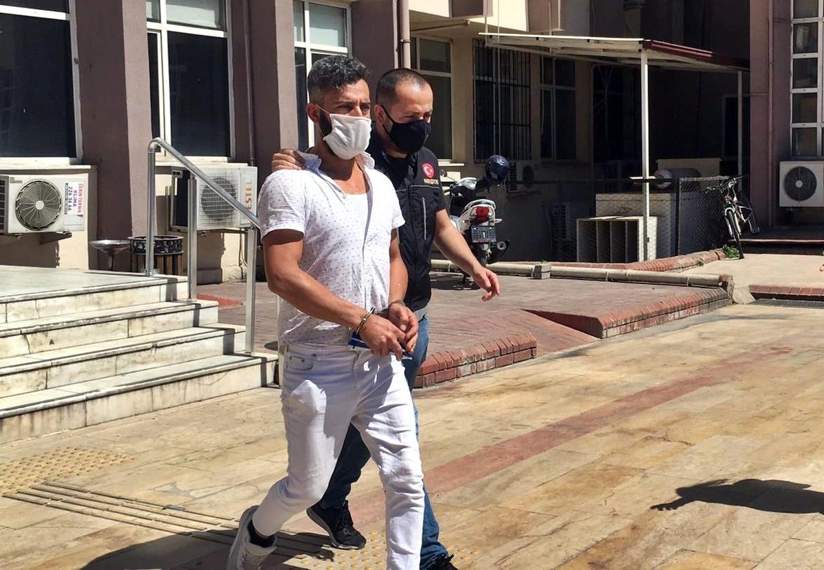 Toprağa gömülen uyuşturucu Tina\'ya takıldı
