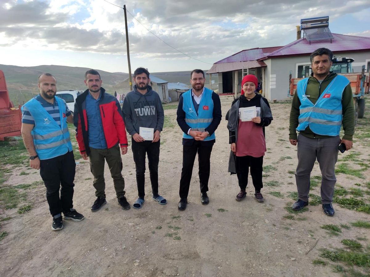 Uluslararası kurulan gönül köprüsüyle çocukların yüzü güldü