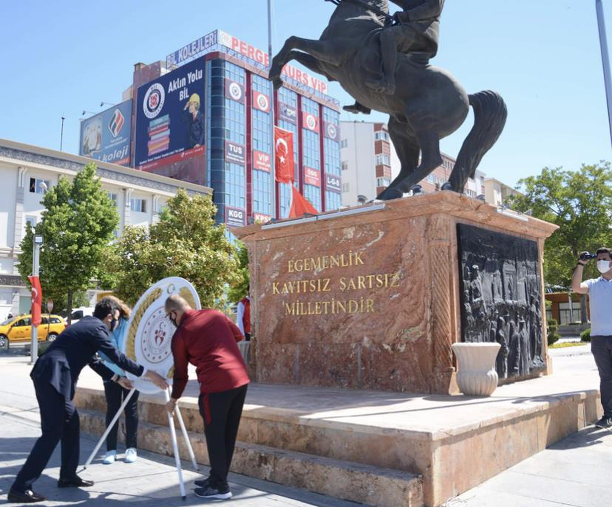 19 Mayıs Atatürk\'ü Anma ve Gençlik ve Spor Bayramı kutlanıyor