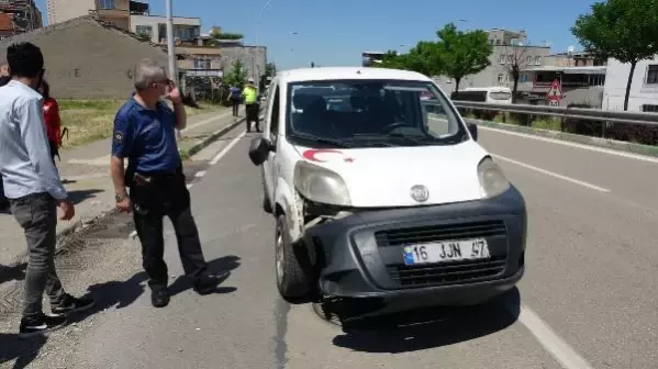 19 MAYIS KORTEJİNDE KAZA 2 POLİS YARALI