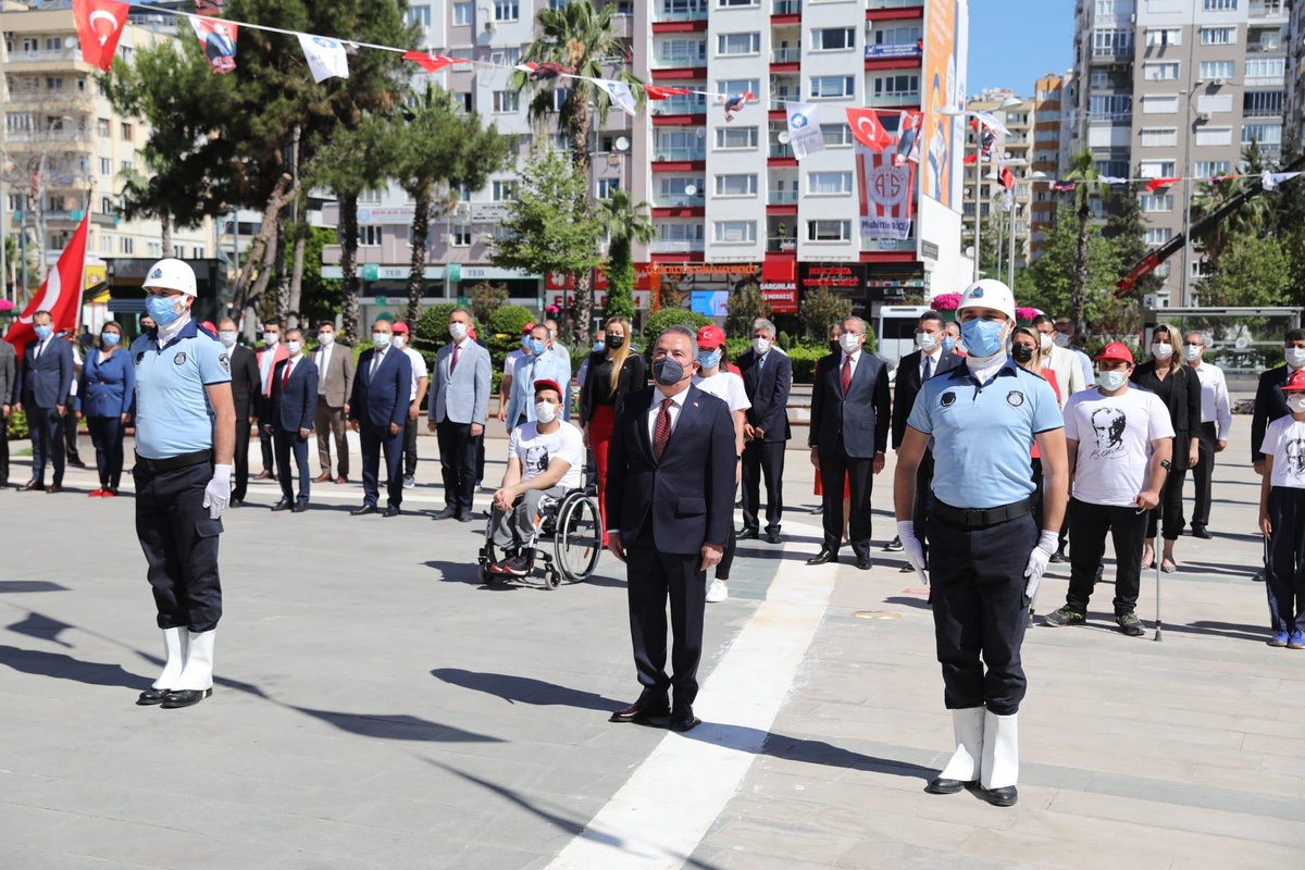 Antalya\'da 19 Mayıs Atatürk\'ü Anma, Gençlik ve Spor Bayramı kutlandı