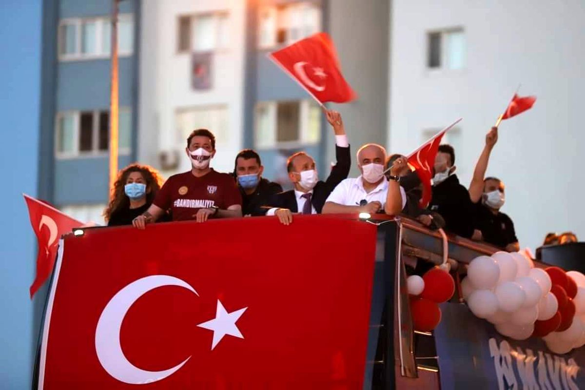 Bandırma\'da coşkulu 19 Mayıs konvoyu