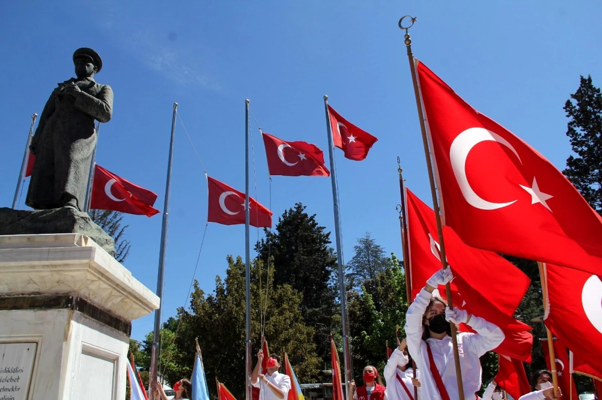 19 Mayıs Atatürk\'ü Anma, Gençlik ve Spor Bayramı kutlanıyor