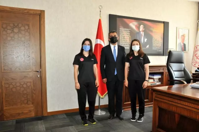 Dünya şampiyonasında Türkiye'yi temsil eden özel sporcular ağırlandı