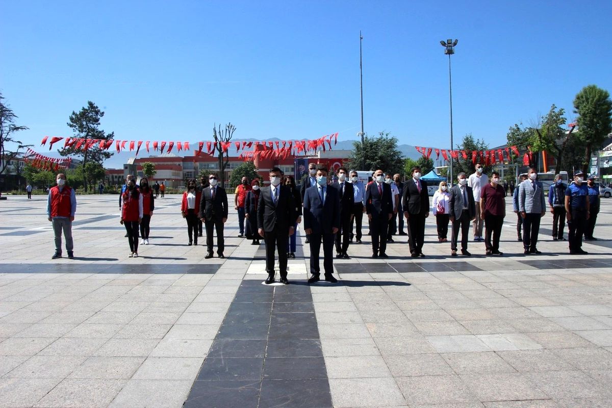Düzce\'de 19 Mayıs Törenlerle kutlandı