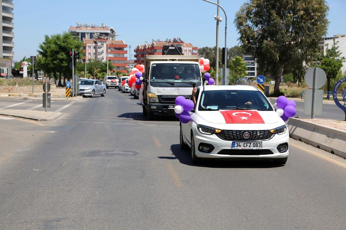 Efeler Belediyesi \'19 Mayıs\' çoşkusuna ortak oldu