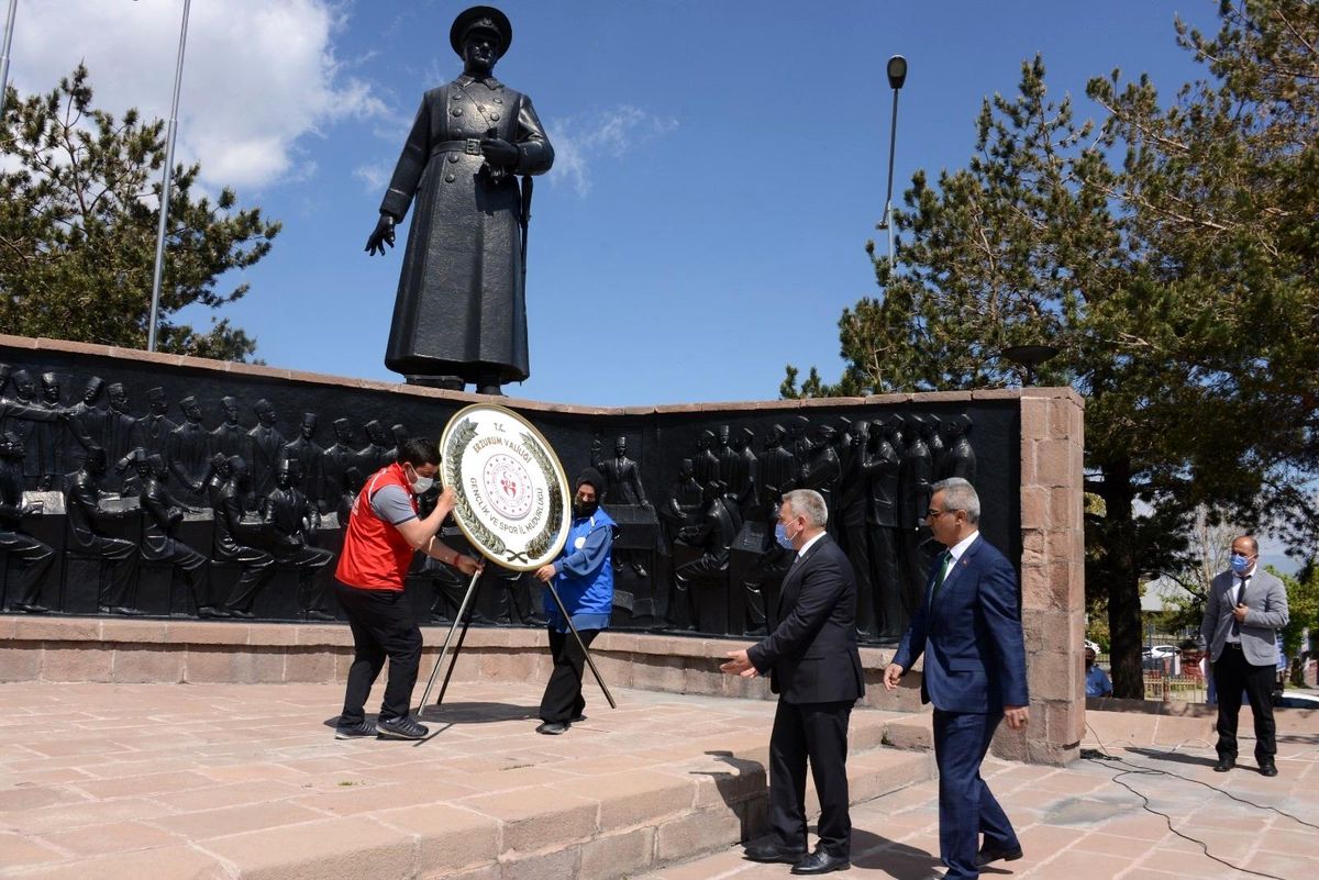 Erzurum\'da 19 Mayıs törenle kutlandı