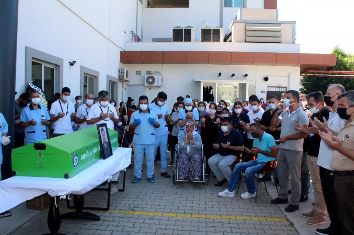 Fethiye\'de trafik kazasında yaralanan ambulans şoförü 80 günlük yaşam mücadelesini kaybetti