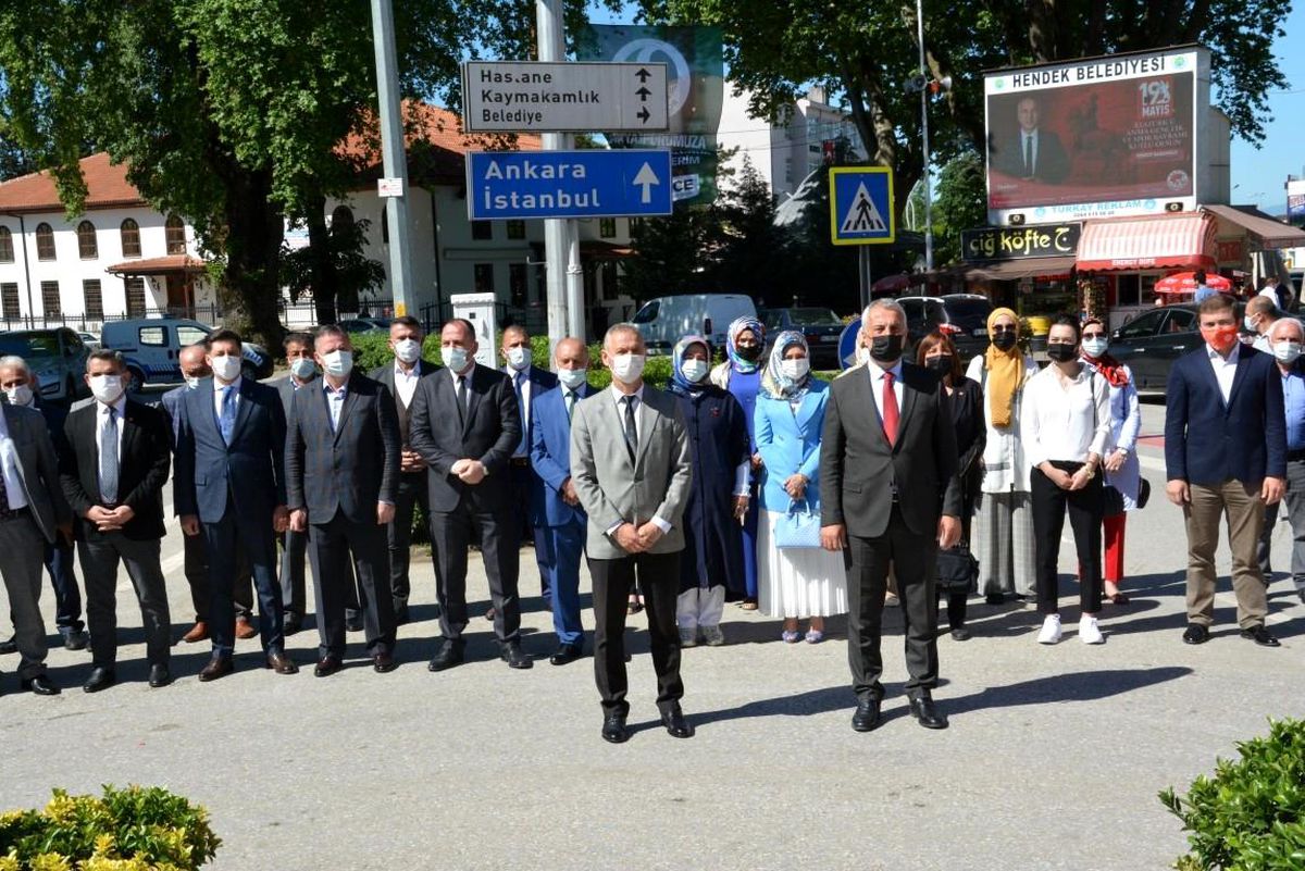 Hendek\'te 19 Mayıs törenle kutlandı
